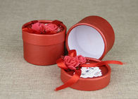 Mini czerwone okrągłe pudełka i papierowe puszki na prezent ślubny / opakowanie na prezent urodzinowy